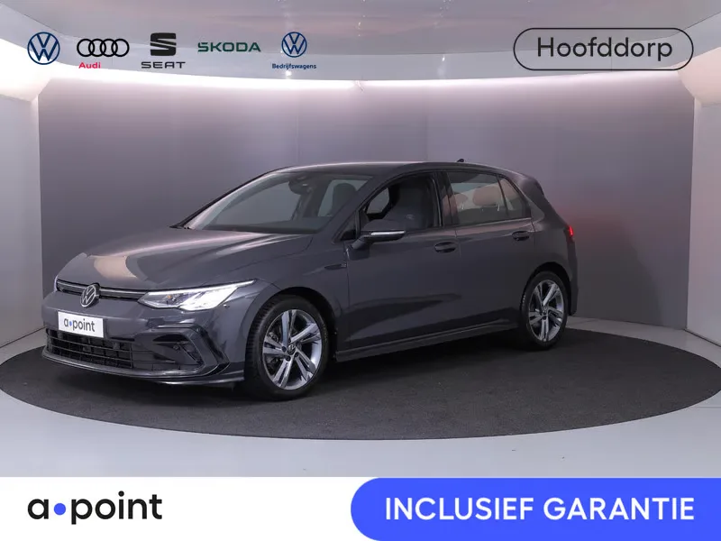 Volkswagen Golf (2024) — foto 1