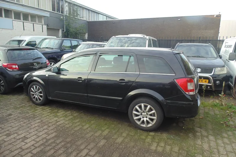 Opel Astra (2008)