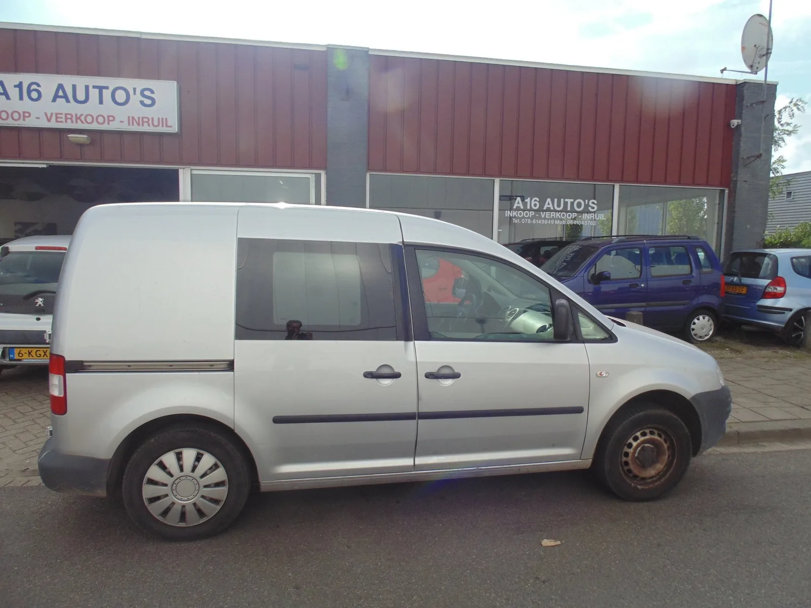 Volkswagen Caddy (2009) — foto 1