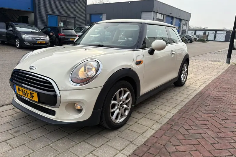 MINI Cooper (2015)