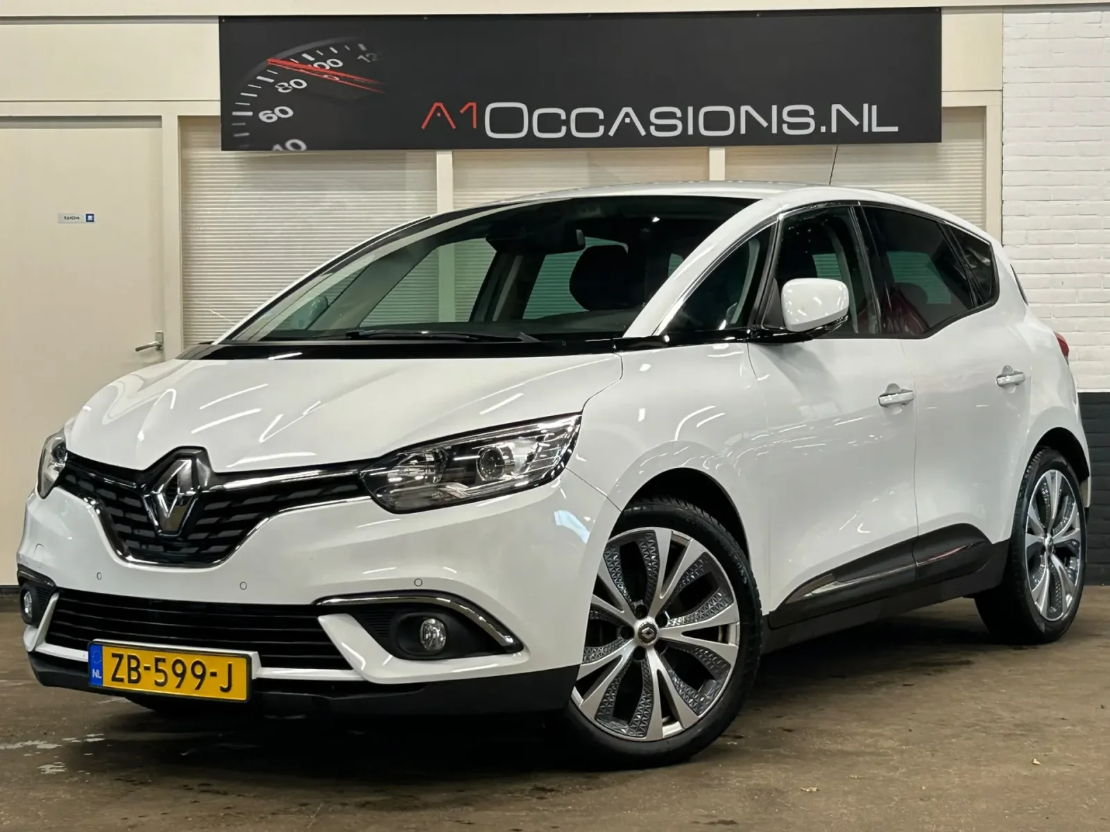 Renault Scénic (2019) — foto 1