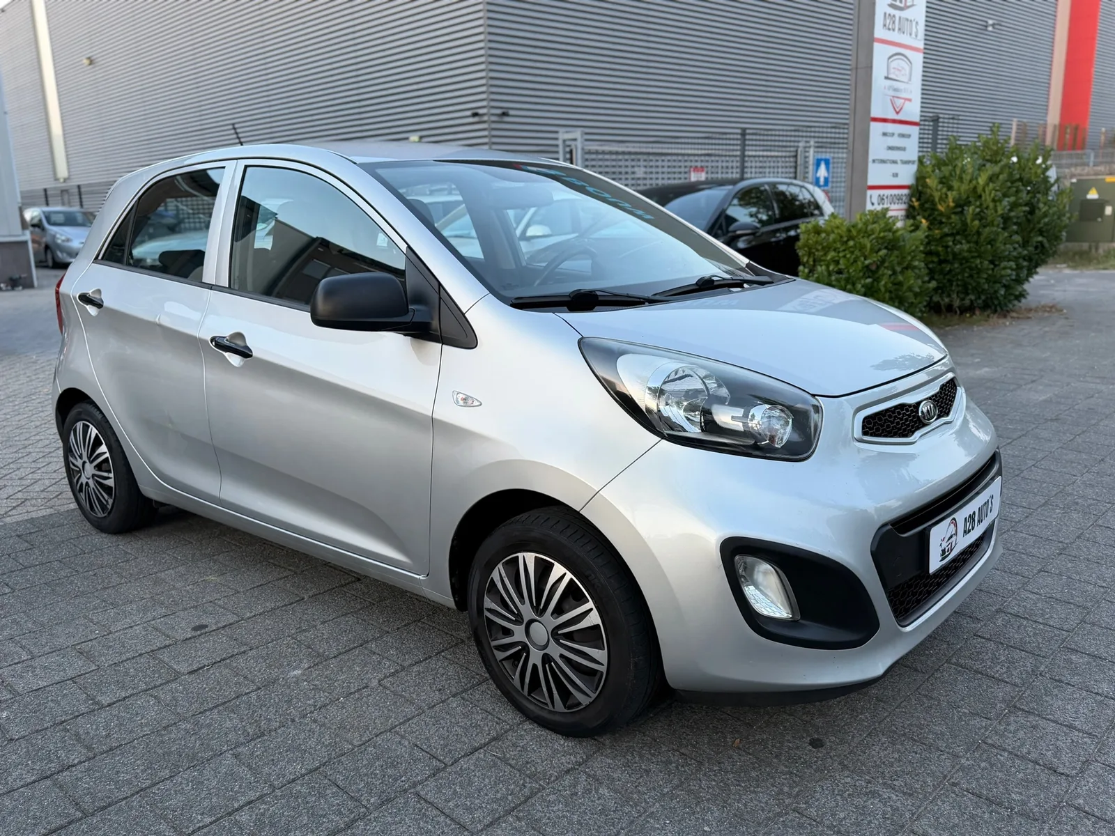 Kia Picanto (2011) — foto 1