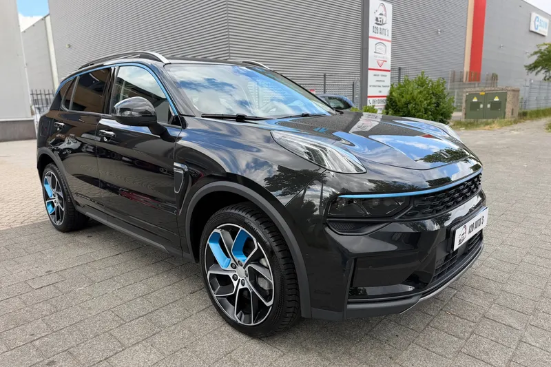 Lynk & Co 01 (2022)