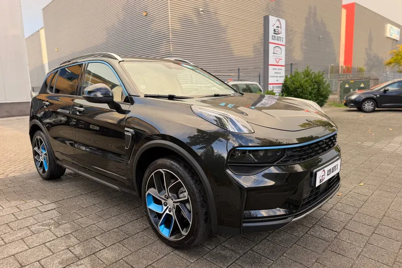 Lynk & Co 01 (2023)