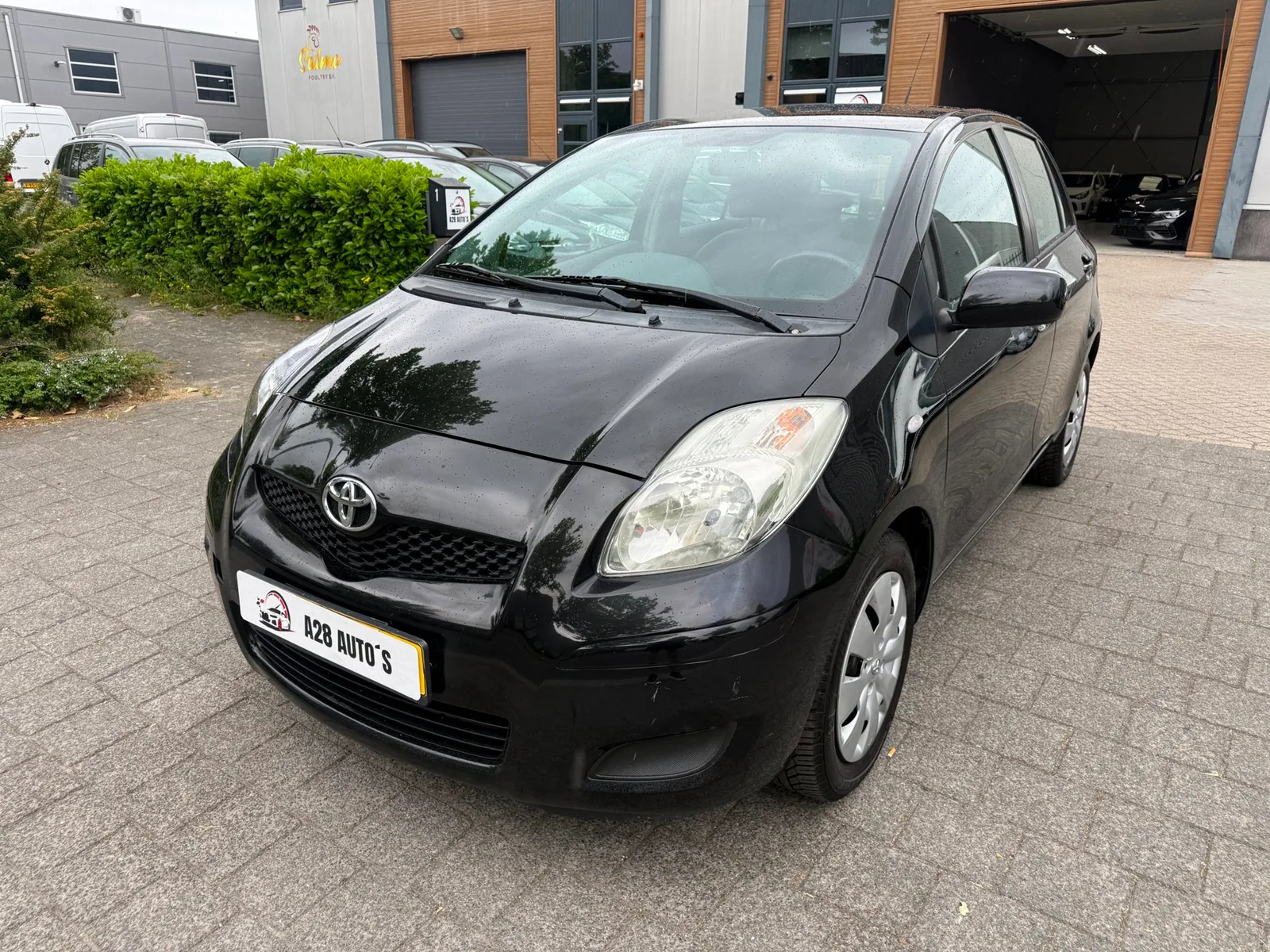 Toyota Yaris (2009) — foto 1