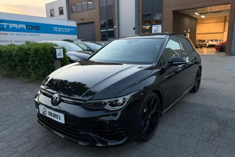 Volkswagen Golf (2023)