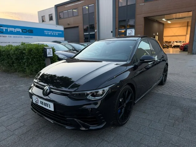 Volkswagen Golf (2023) — foto 1