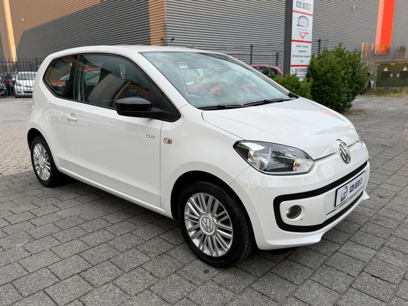 Volkswagen Up! (2014) — foto 1