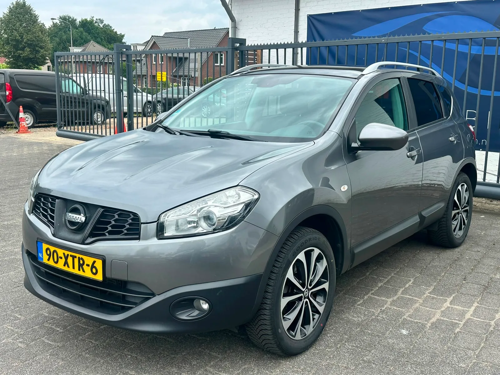 Nissan Qashqai (2012) — foto 1