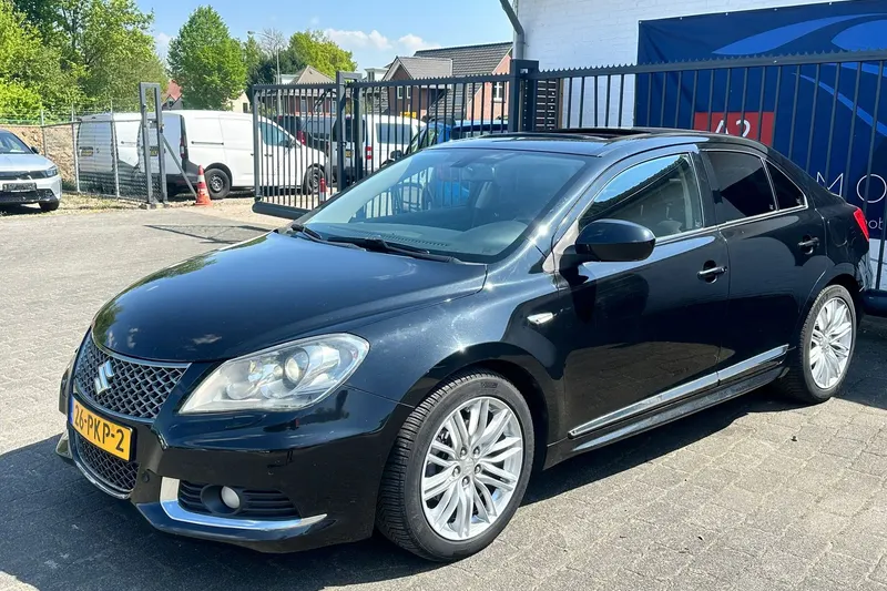 Suzuki Kizashi (2011)