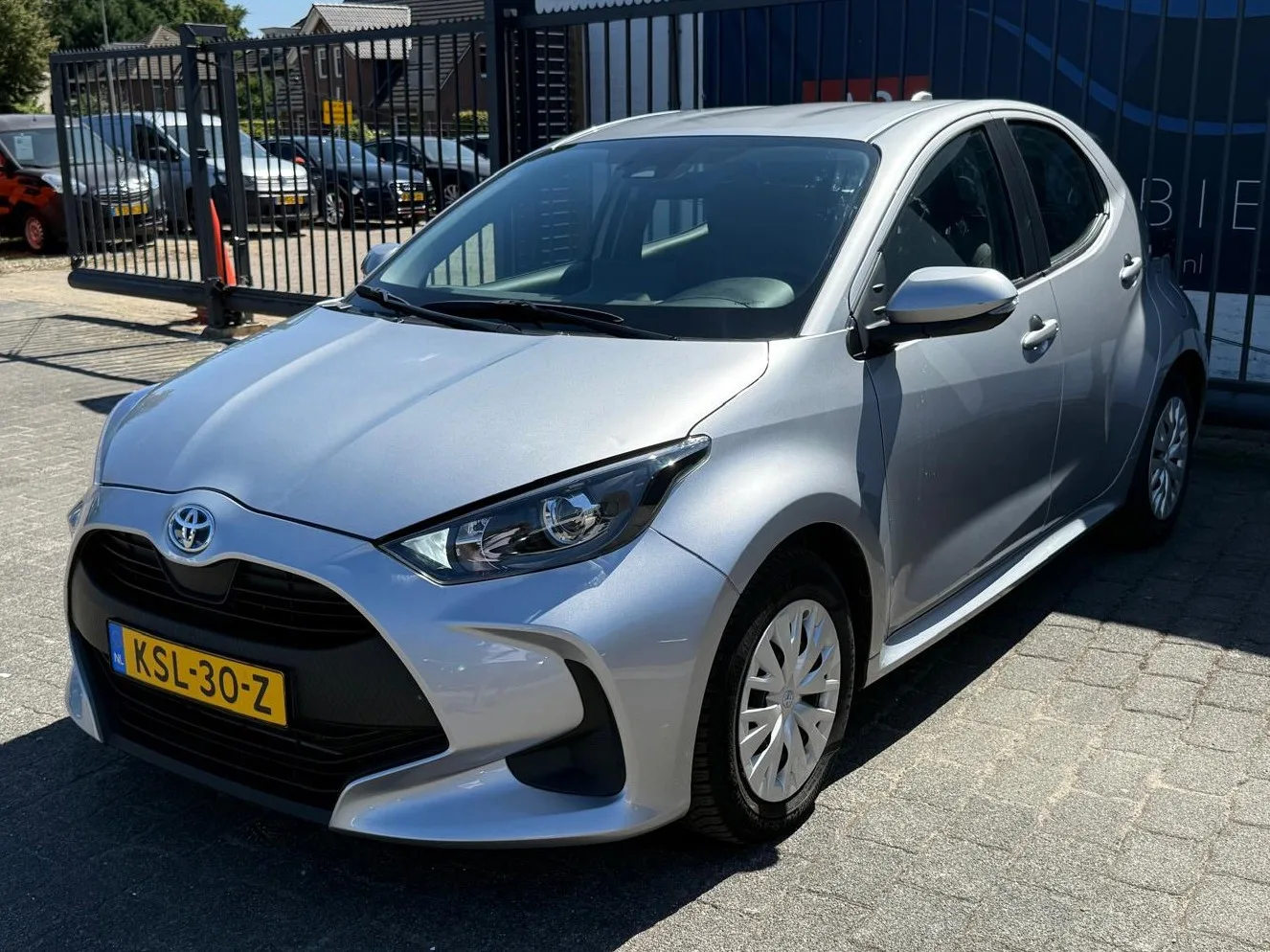 Toyota Yaris (2025) — foto 1