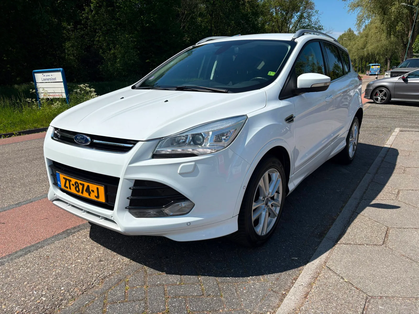 Ford Kuga (2015) — foto 1