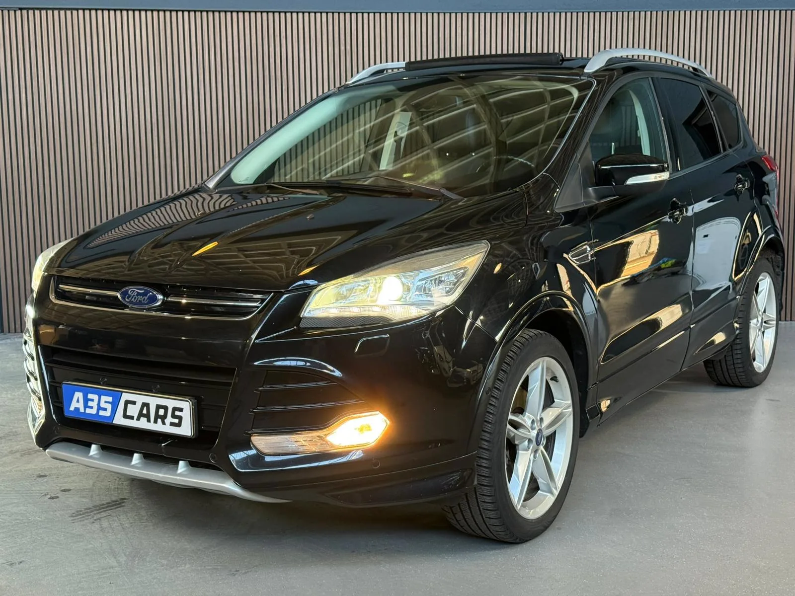 Ford Kuga (2014) — foto 1