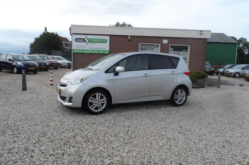Toyota Verso-S (2011)