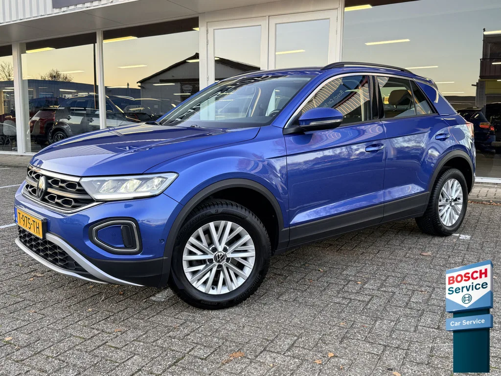Volkswagen T-Roc (2023) — foto 1