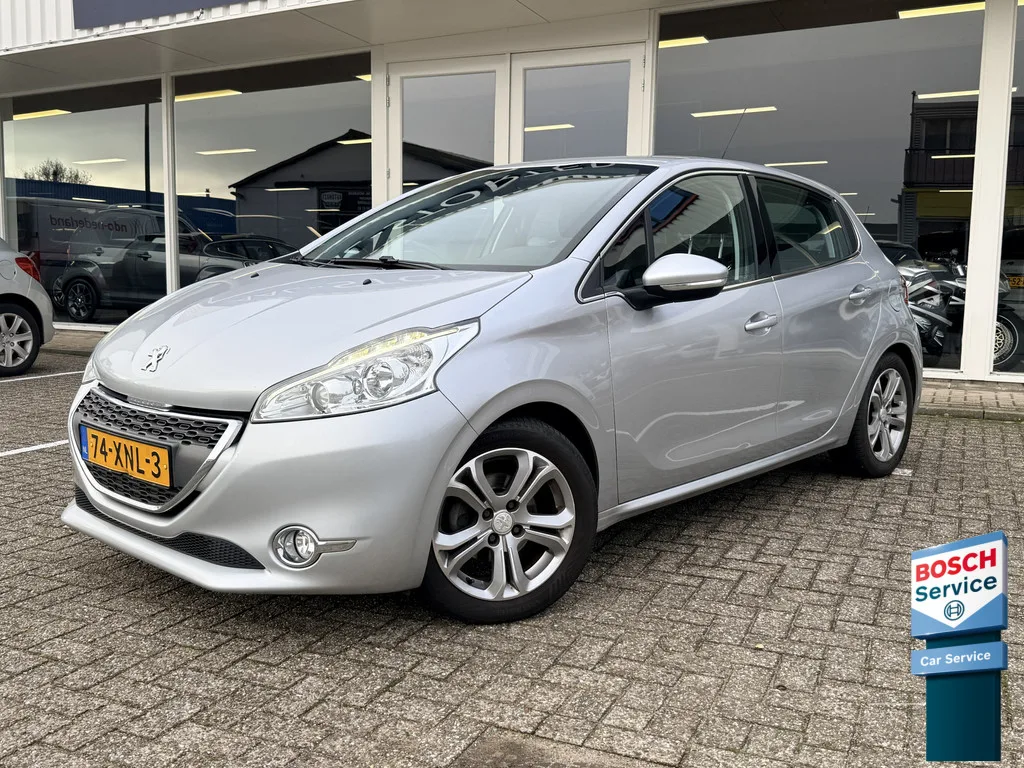 Peugeot 208 (2012) — foto 1