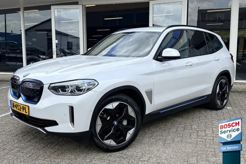BMW iX3 (2021)