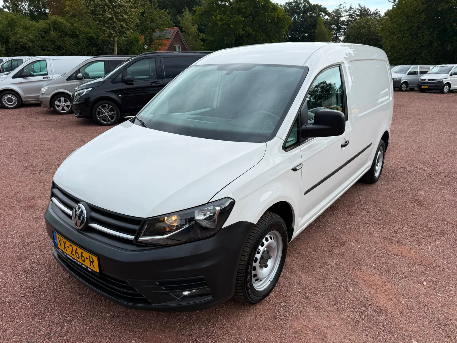 Volkswagen Caddy (2016) — foto 1