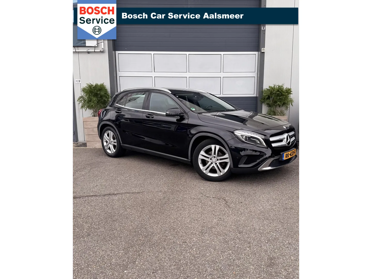 Mercedes-Benz GLA (2016) — foto 1