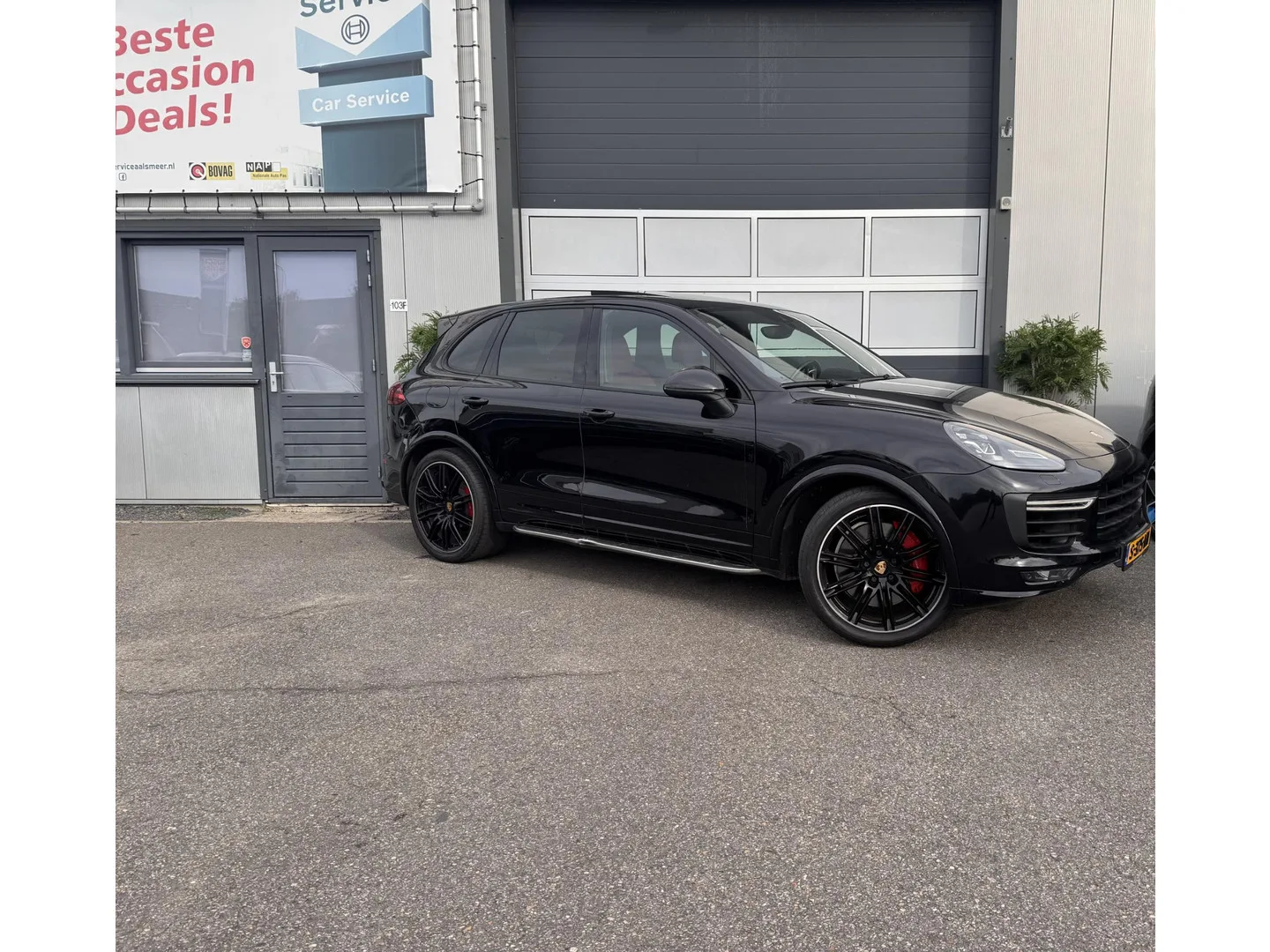 Porsche Cayenne (2016) — foto 1