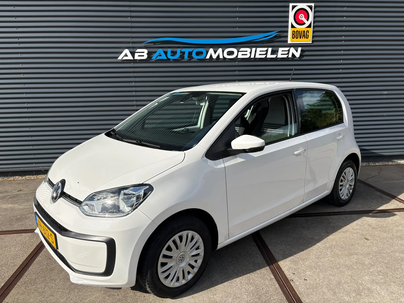 Volkswagen Up! (2019) — foto 1