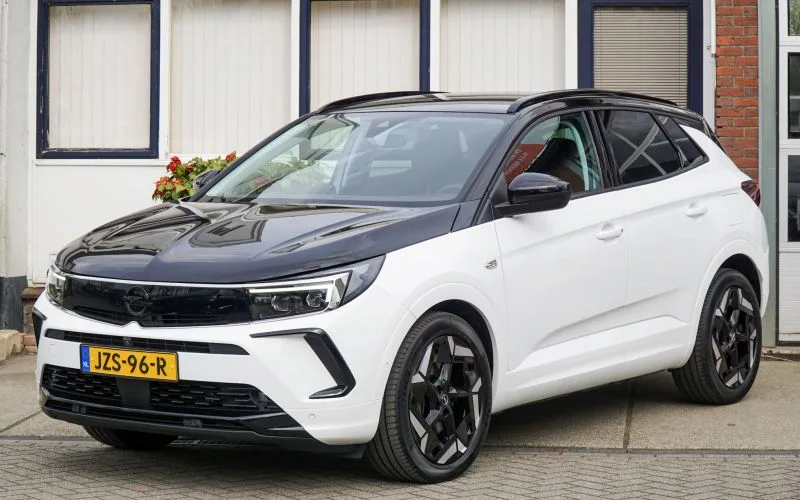 Opel Grandland (2023) — foto 1