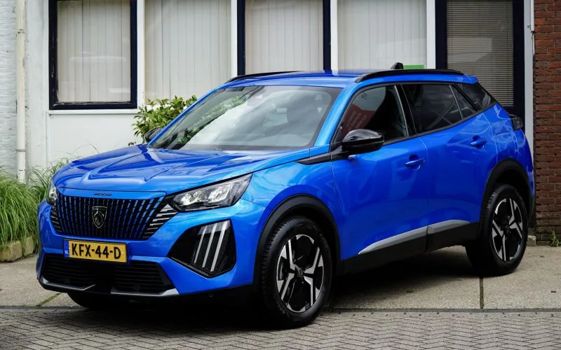 Peugeot 2008 (2025) — foto 1