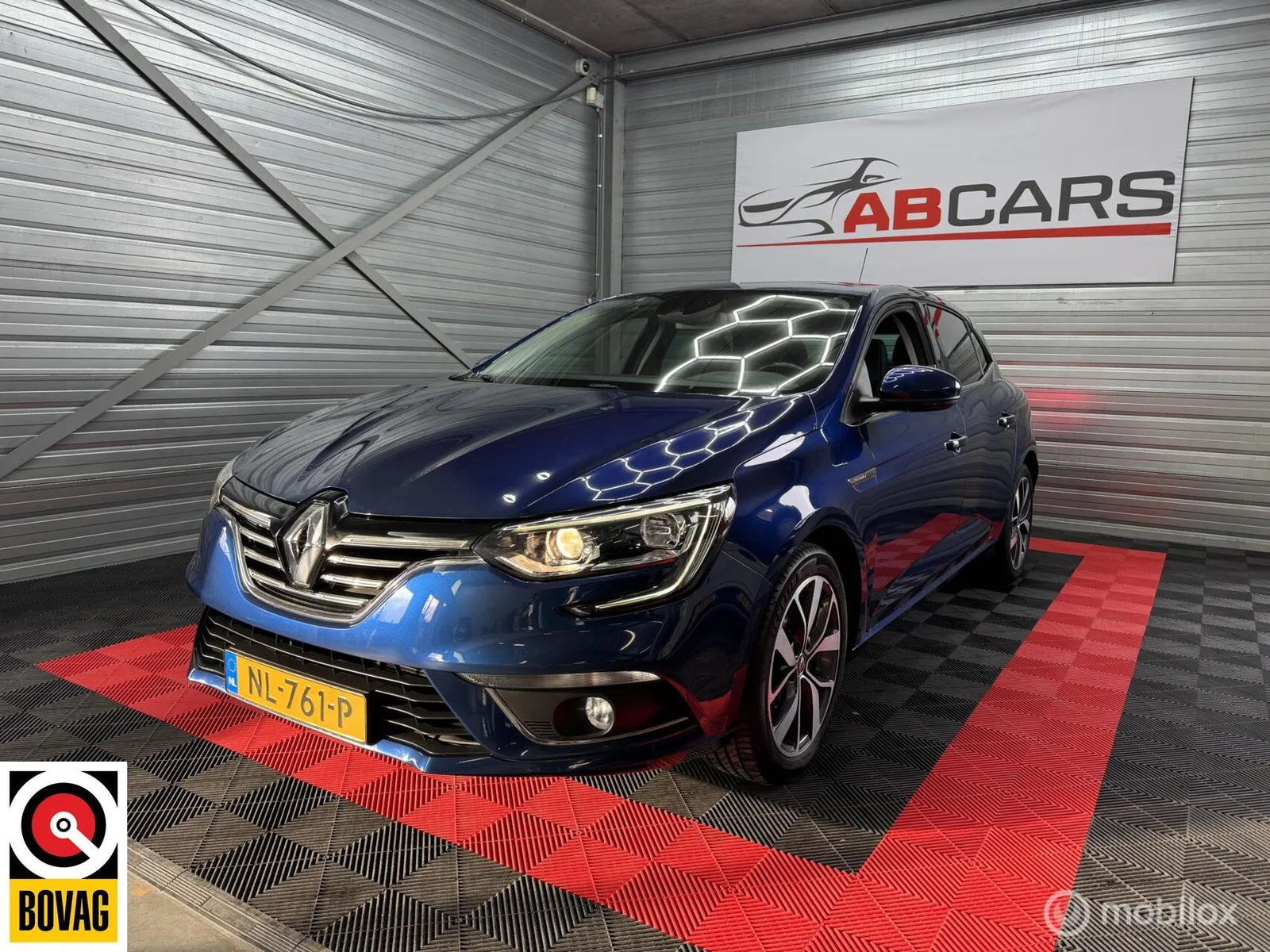 Renault Mégane (2017) — foto 1
