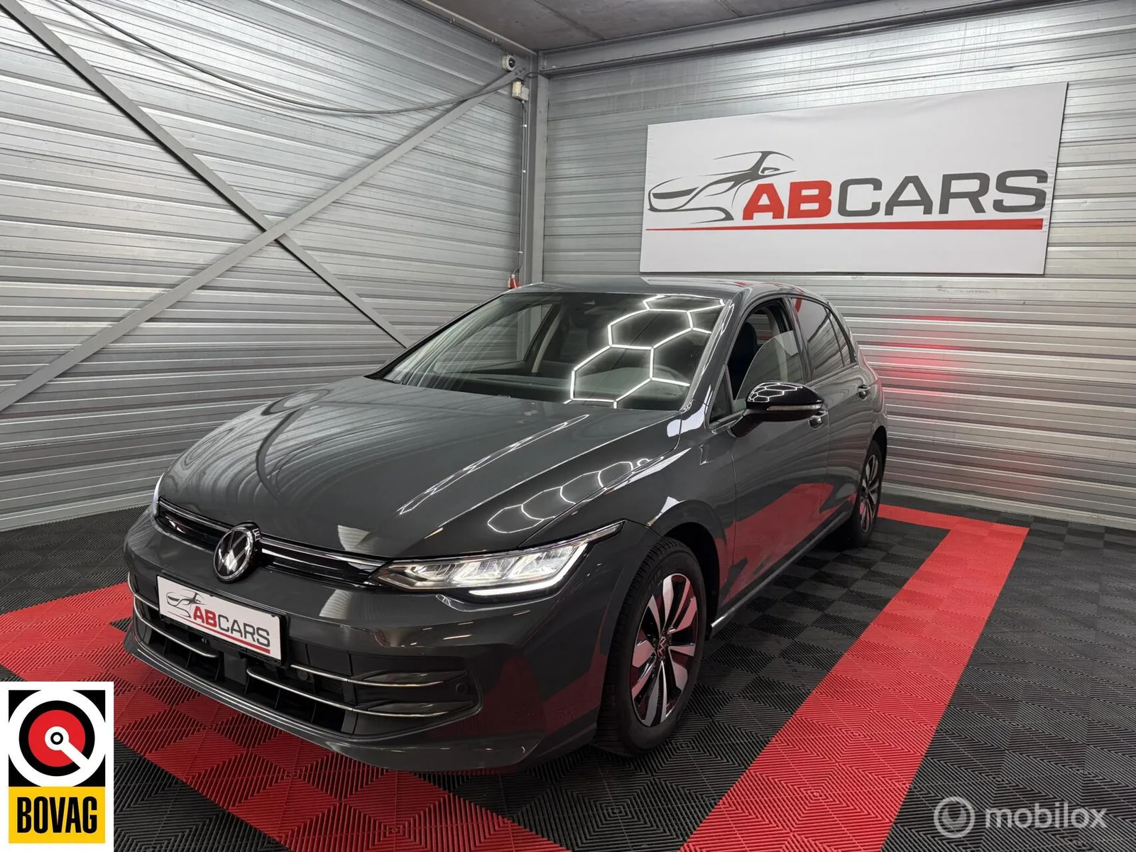 Volkswagen Golf (2025) — foto 1