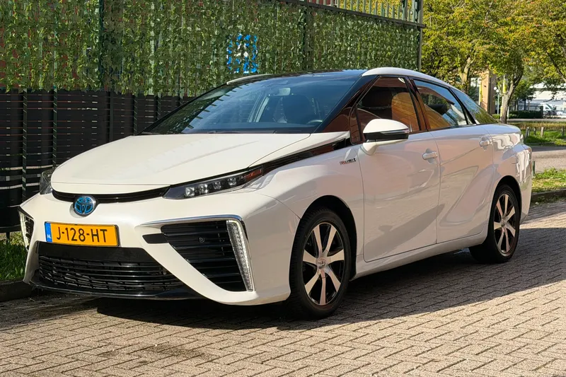 Toyota Mirai (2016)