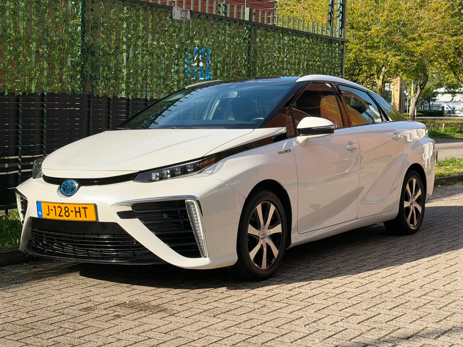 Toyota Mirai (2016) — foto 1