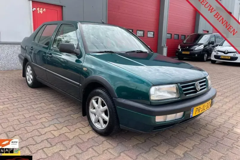 Volkswagen Vento (1996)