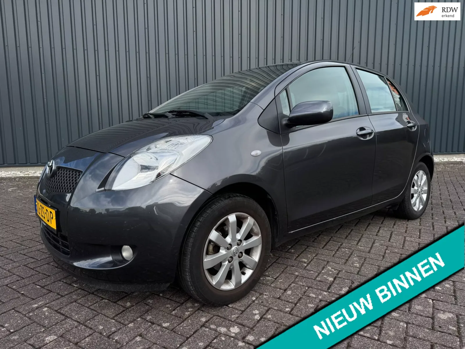 Toyota Yaris (2008) — foto 1