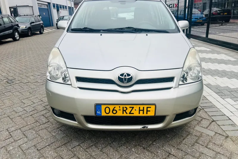 Toyota Verso (2005)