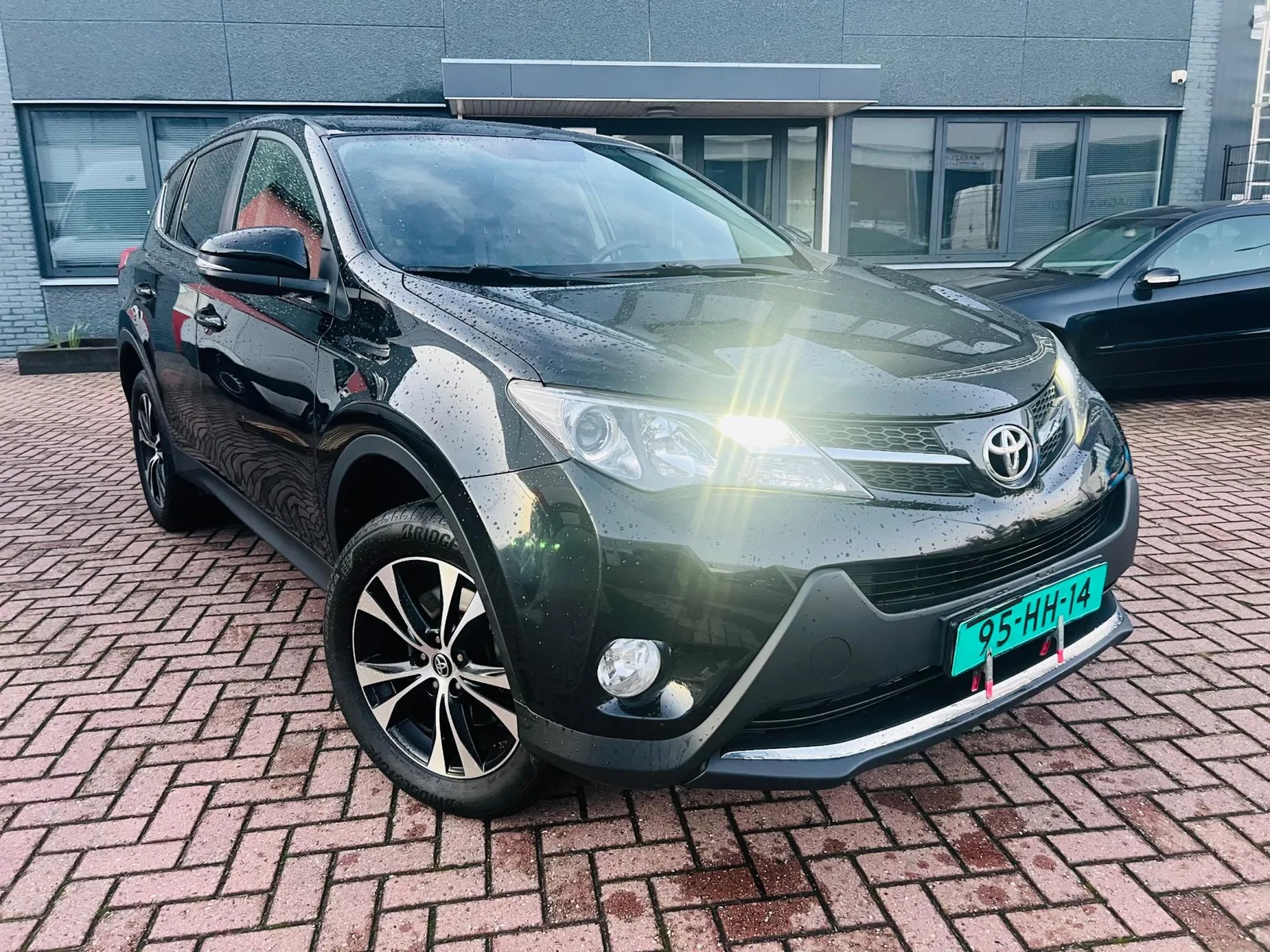 Toyota RAV4 (2014) — foto 1