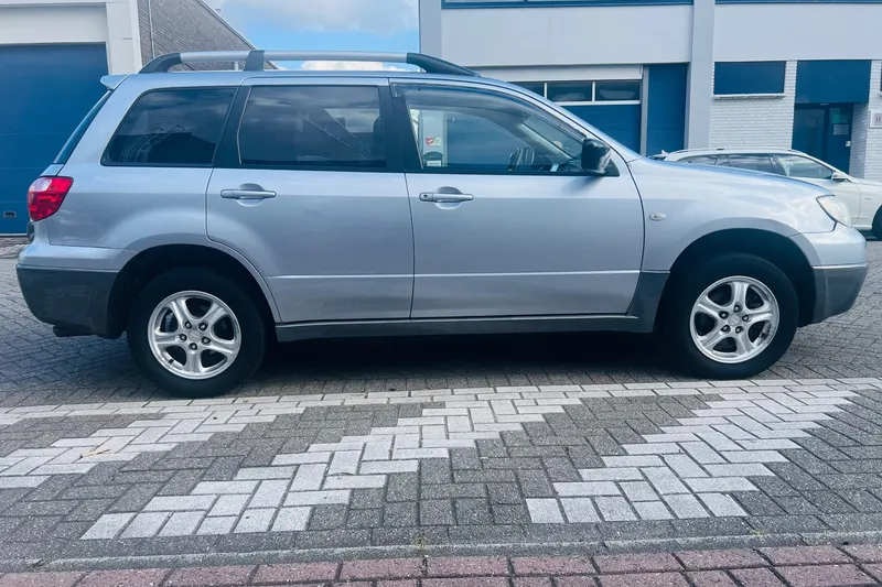 Mitsubishi Outlander (2007)