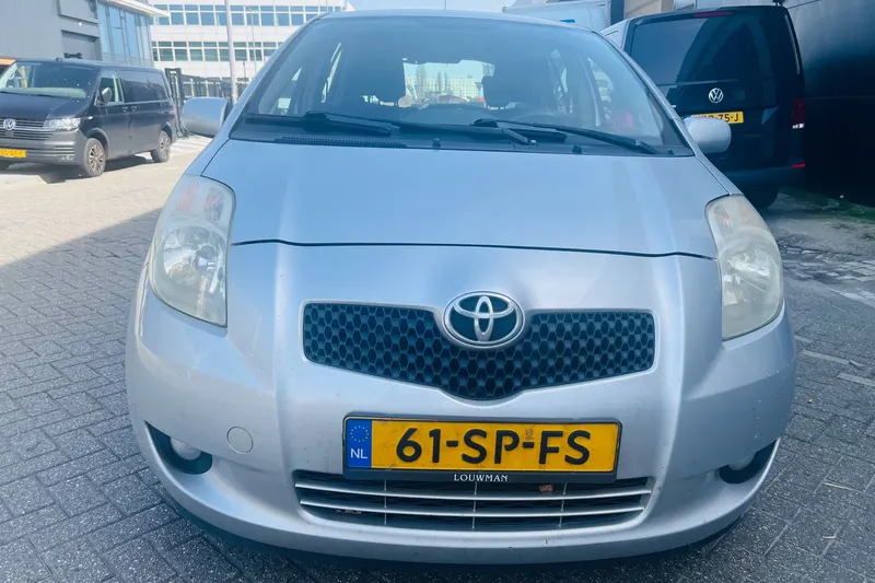 Toyota Yaris (2006)