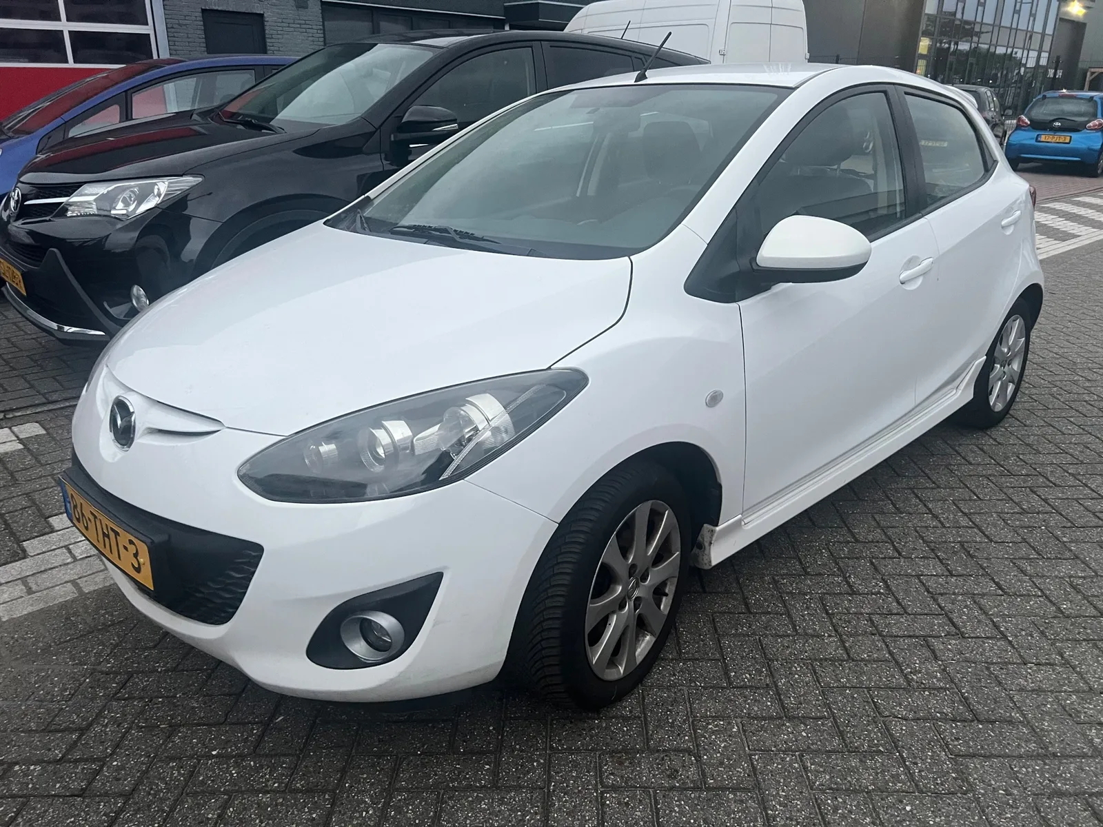 Mazda 2 (2012) — foto 1