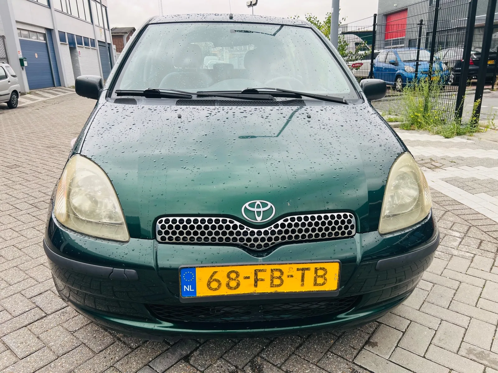 Toyota Yaris (2000) — foto 1