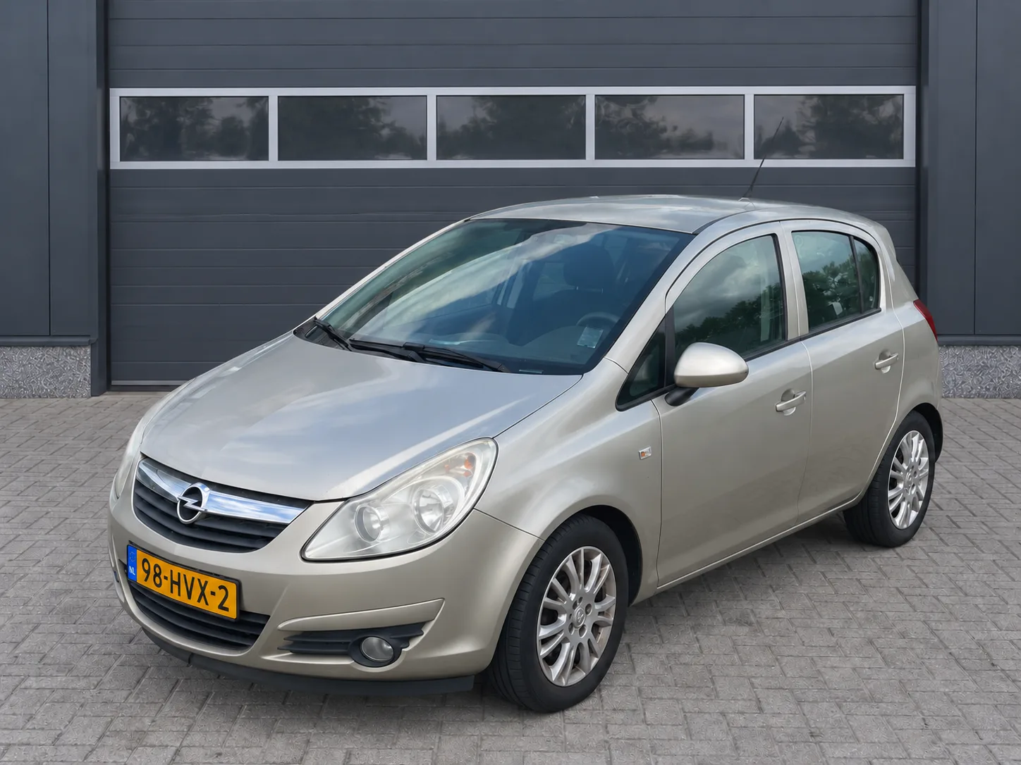 Opel Corsa (2009) — foto 1