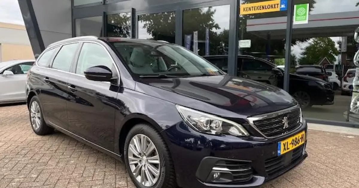 Peugeot 308 (2019) — foto 1