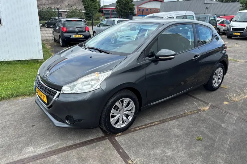 Peugeot 208 (2013)