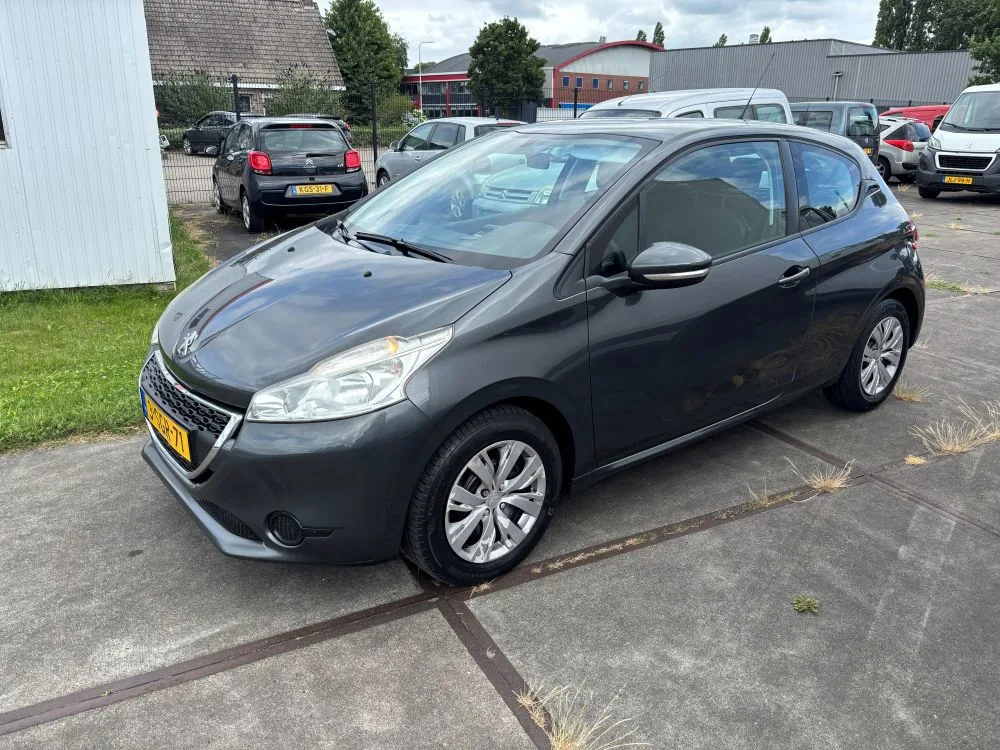 Peugeot 208 (2013) — foto 1
