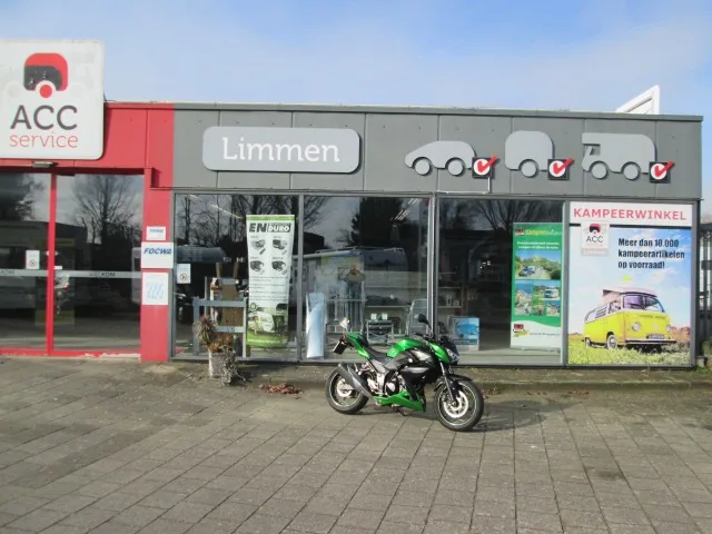 Kawasaki Z 300 (2016) — foto 1