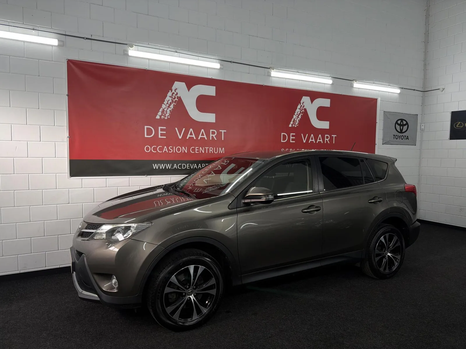 Toyota RAV4 (2014) — foto 1