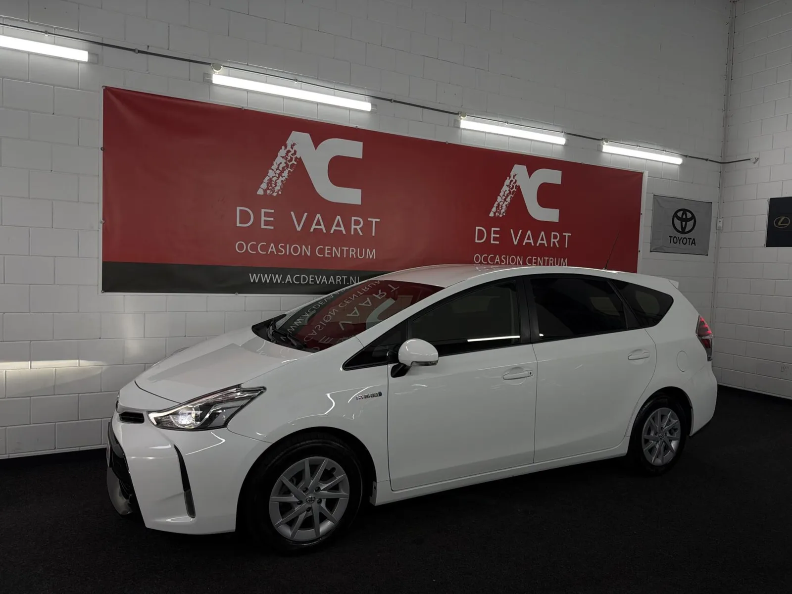 Toyota Prius (2016) — foto 1