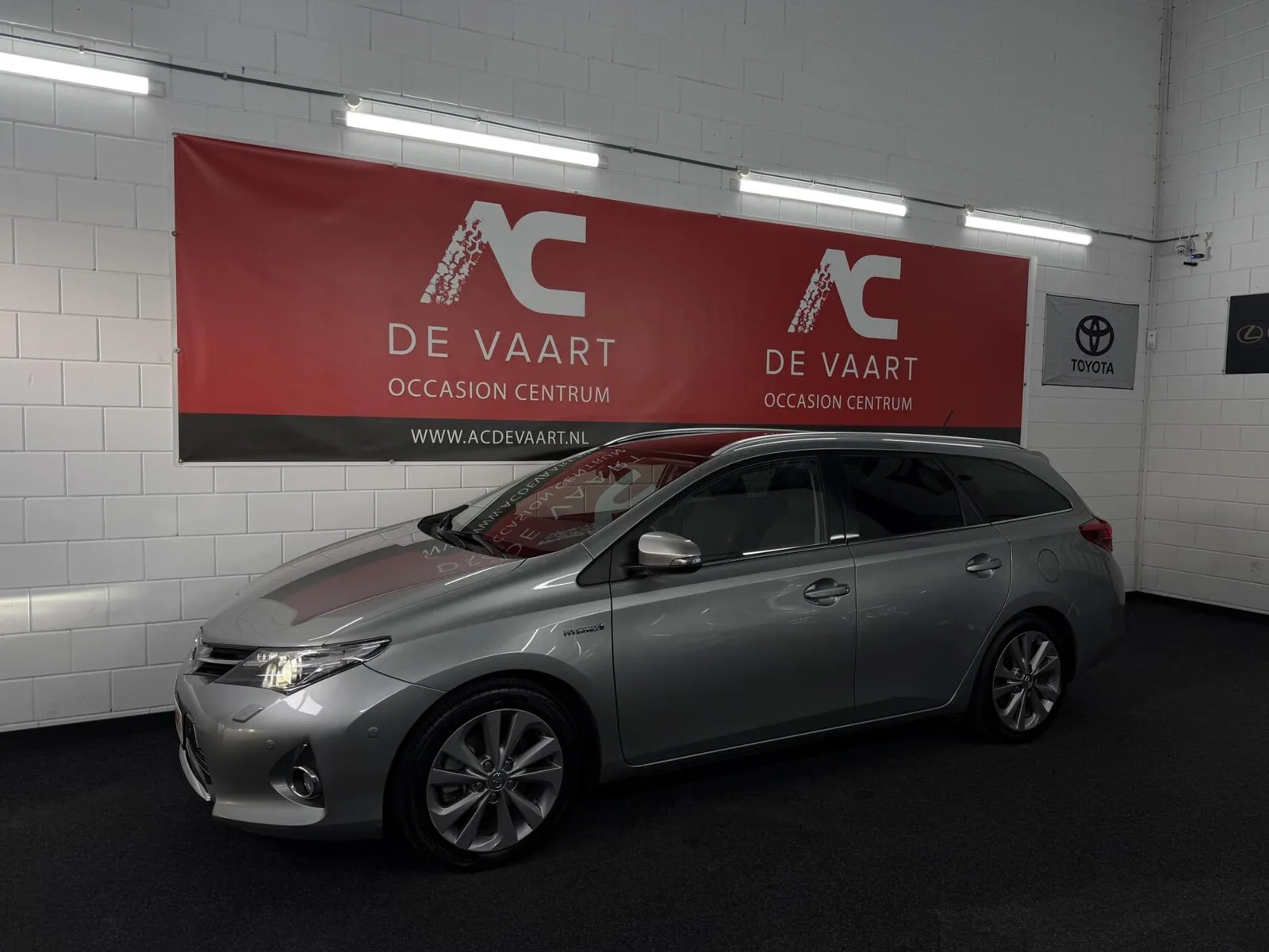 Toyota Auris (2013) — foto 1