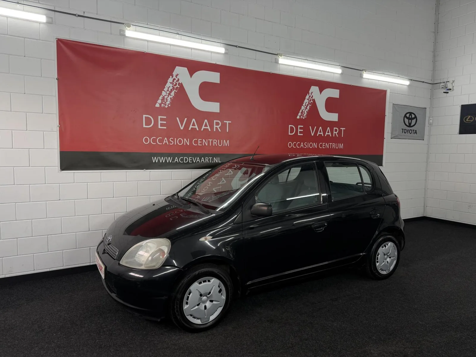 Toyota Yaris (2001) — foto 1