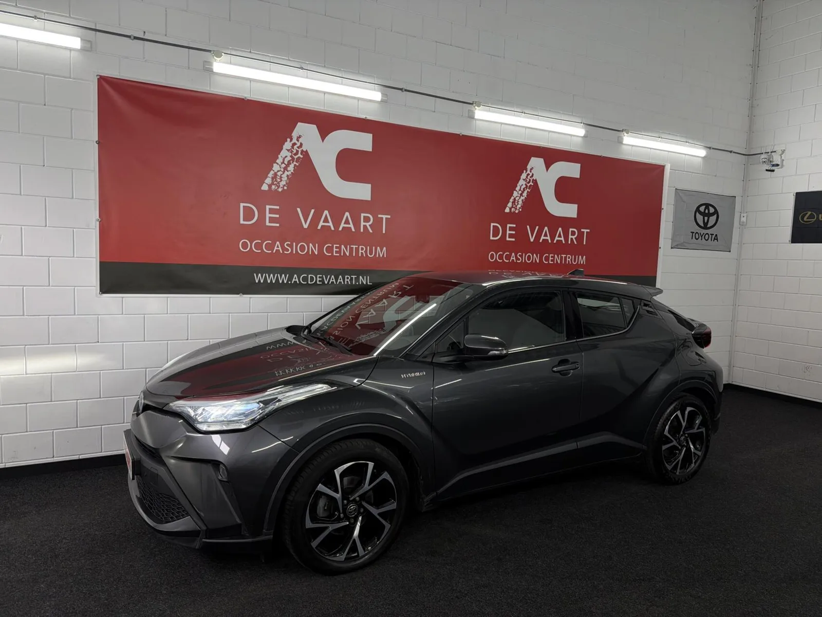 Toyota C-HR (2020) — foto 1