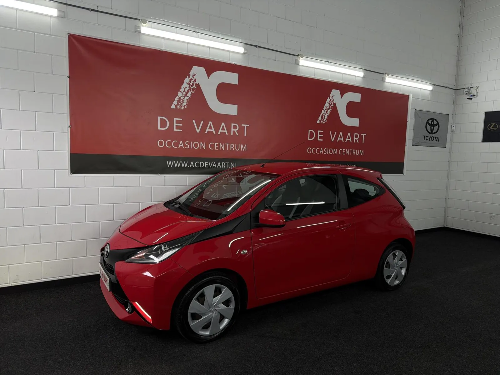 Toyota Aygo (2015) — foto 1